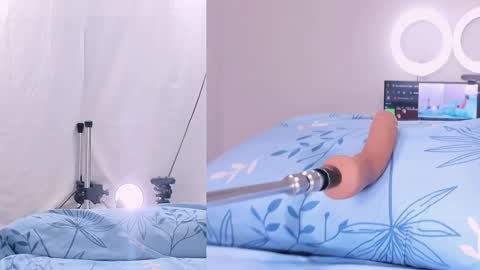 cristal_thompson_ online show from December 12, 2024, 11:14 pm