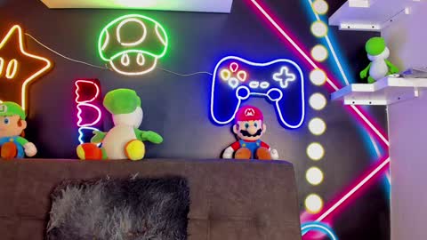 Nicole  Connection time 220pm-910pmCol online show from February 4, 2025, 8:06 pm