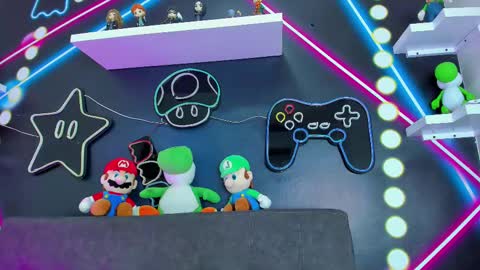 Nicole  Connection time 220pm-910pmCol online show from February 12, 2025, 10:48 pm