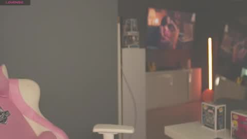 Laura online show from November 29, 2025, 11:41 pm