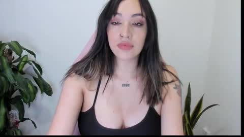 Snapshot of cristall_sweett0 chatting on December 2, 2025, 9:54 pm sofia online show from December 2, 2025, 9:54 pm