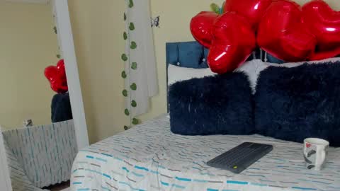 cristal walker online show from March 7, 2025, 12:34 pm