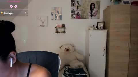 veronika online show from April 8, 2026, 2:22 am