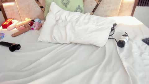 cristin  online show from December 10, 2024, 9:54 pm