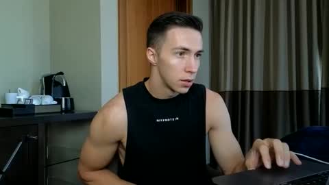 CristianoHailey online show from September 15, 2025, 9:53 am