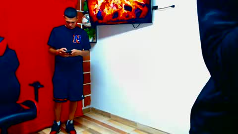 Snapshot of cristiantayron chatting on June 16, 2026, 11:40 pm cristian online show from June 16, 2026, 11:40 pm