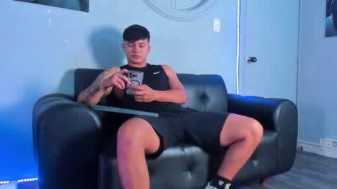 Cristopher online show from November 12, 2025, 12:05 pm