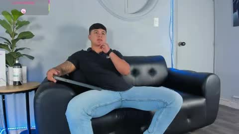 Cristopher online show from April 22, 2026, 11:23 am