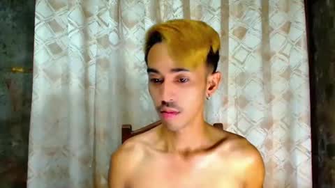 crocodale online show from December 18, 2025, 2:12 pm