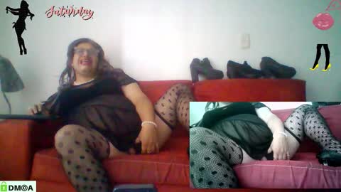 Linda Cross online show from November 29, 2025, 7:17 pm