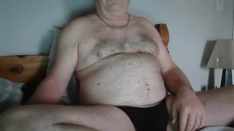 Snapshot of crowbarbi chatting on April 17, 2026, 11:35 am Crowbarbi online show from April 17, 2026, 11:35 am