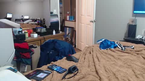 Crownandkat online show from February 25, 2026, 6:23 am