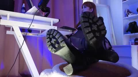 Cruel Siren online show from December 14, 2025, 7:25 am