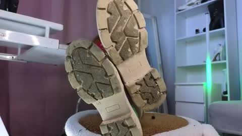 Cruel Siren online show from December 22, 2025, 9:56 pm