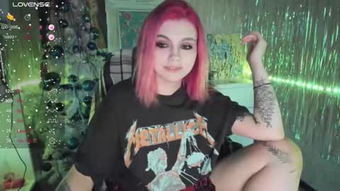 Snapshot of cryptobjgirlv2 chatting on December 6, 2024, 11:11 am Lilith online show from December 6, 2024, 11:11 am