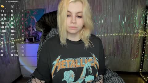 Snapshot of cryptobjgirlv2 chatting on January 29, 2025, 5:02 pm Lilith online show from January 29, 2025, 5:02 pm