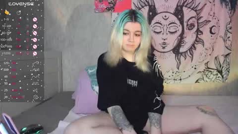 Snapshot of cryptobjgirlv2 chatting on November 26, 2025, 5:36 pm Lilith online show from November 26, 2025, 5:36 pm