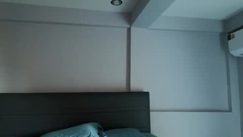 Lin inst lingoodyy online show from February 2, 2025, 2:48 am