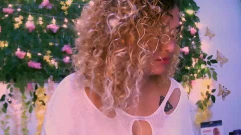 crysrus online show from December 6, 2024, 1:18 am