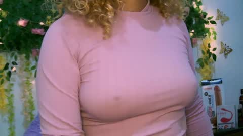 crysrus online show from February 6, 2025, 2:44 am