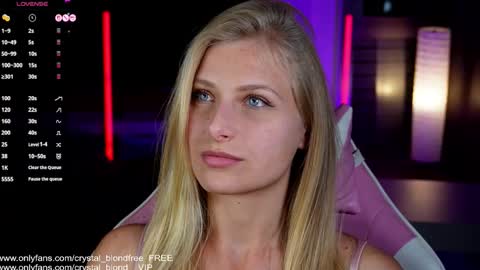 Snapshot of crystal_blond chatting on March 17, 2026, 9:18 pm Crystal online show from March 17, 2026, 9:18 pm