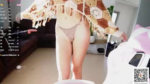 Snapshot of crystal_blond chatting on April 14, 2026, 5:08 pm Crystal online show from April 14, 2026, 5:08 pm