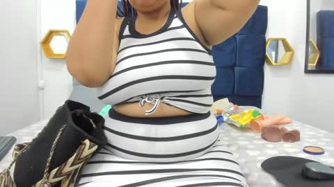 crystal_butterfly1 online show from September 20, 2025, 12:39 pm