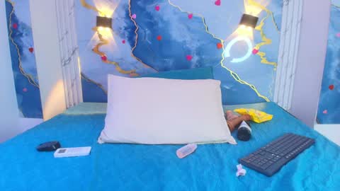 crystal online show from April 20, 2026, 7:26 pm