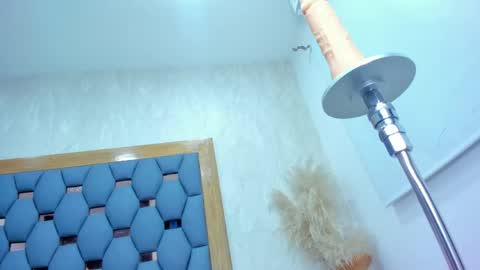 crystal_sm online show from April 23, 2026, 3:08 am