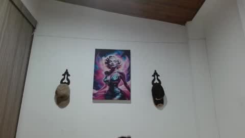 Crystal Blaze online show from April 20, 2026, 11:50 pm