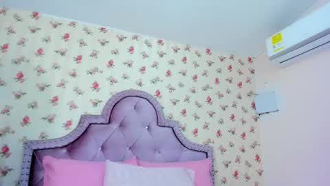 Snapshot of crystal_watson0 chatting on May 13, 2026, 2:14 pm Milf Latina online show from May 13, 2026, 2:14 pm