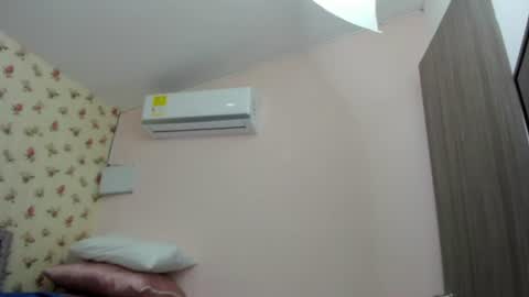 Snapshot of crystal_watson0 chatting on July 11, 2026, 12:08 pm Milf Latina online show from July 11, 2026, 12:08 pm