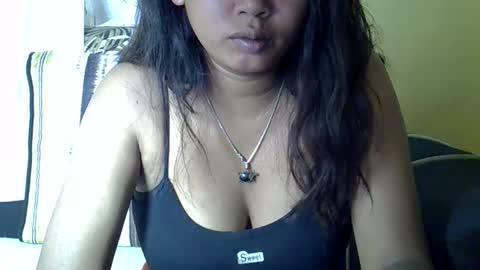 Snapshot of crystalbellax chatting on May 13, 2026, 7:06 am crystalbellax online show from May 13, 2026, 7:06 am