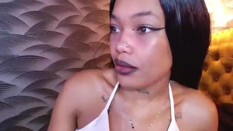 Crystal online show from October 23, 2025, 10:41 pm