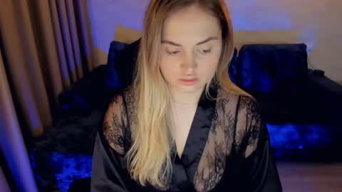 crystalemily online show from January 8, 2025, 8:18 pm