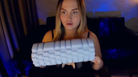 crystalemily online show from February 28, 2025, 8:18 pm