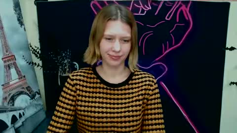 Stella online show from January 7, 2025, 3:44 pm