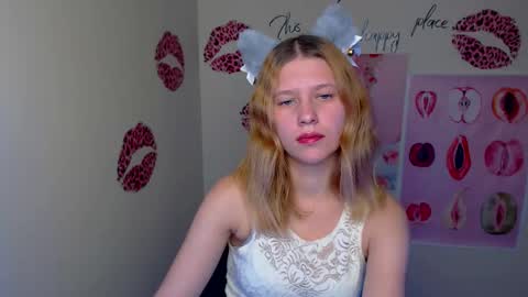 Stella online show from November 23, 2025, 7:24 pm