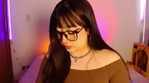 Olivia  online show from April 21, 2026, 12:22 pm