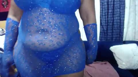 crystaljes online show from December 3, 2024, 9:01 pm