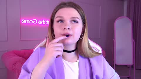 Crystal online show from January 30, 2025, 3:40 pm