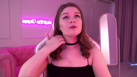 Crystal online show from February 25, 2025, 6:47 am