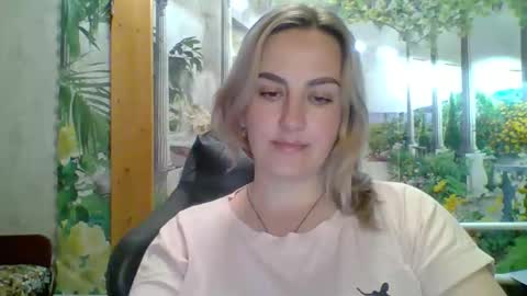 Julianna online show from April 1, 2026, 2:14 pm