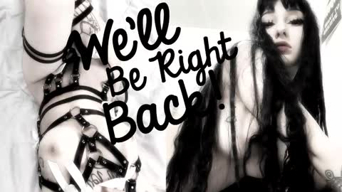 Sasha    Make me moan with patterns   good music here  online show from November 5, 2025, 4:07 pm