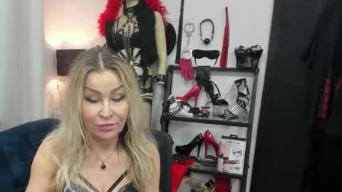 CrystalHotty online show from February 18, 2026, 5:36 am