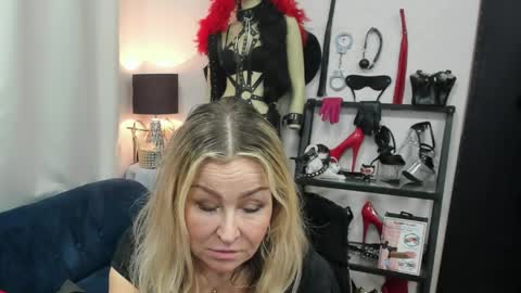 CrystalHotty online show from March 27, 2026, 7:14 am