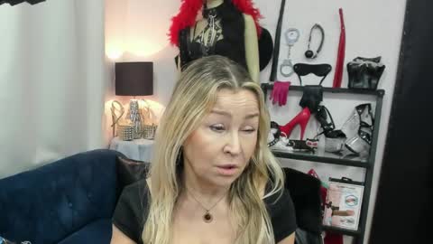 CrystalHotty online show from April 2, 2026, 5:16 am