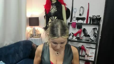 CrystalHotty online show from June 4, 2026, 6:19 am
