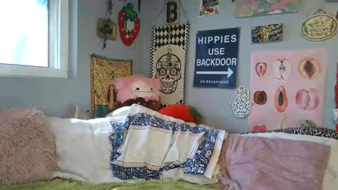     online show from February 14, 2026, 9:44 pm