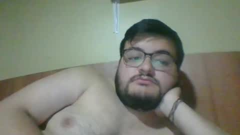 cub_bear23 online show from March 11, 2025, 4:21 am